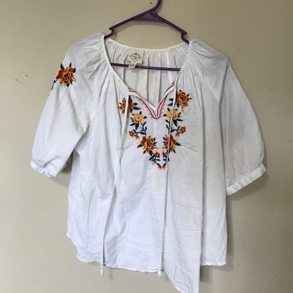 White Blouse with Flower Details - Picture 1 of 2
